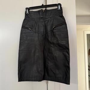 Vintage 80’s/90’s Black Faux Leather Skirt with Zipper Details - XXS/XS